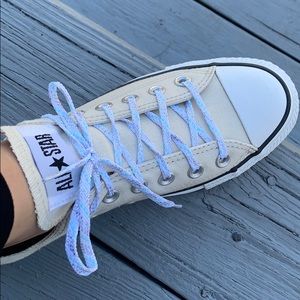 NWOT Cream Colored Converse Low tops